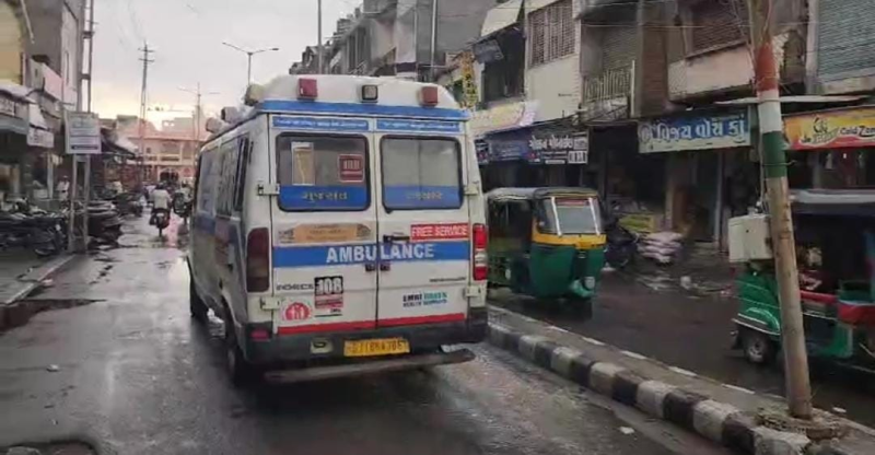 રાજ્યભરમાં ગાજવીજ સાથે કમોસમી વરસાદ ..ક્યાંક મંડપ ઉડ્યા તો ક્યાંક પતરા .માવઠાના લીધે ઉનાળું પાકમાં નુક્શાનની ચિંતા કરતા ખેડૂતો 