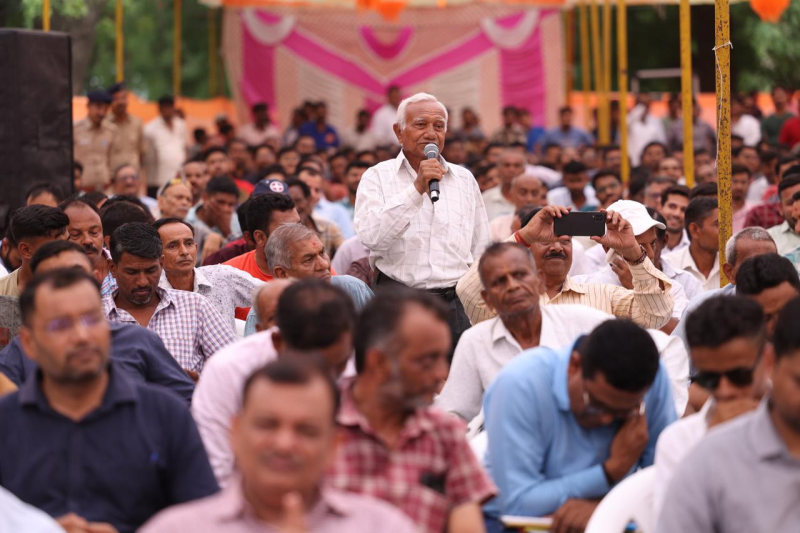 આણંદ જિલ્લાના સારસાના ગ્રામજનોએ પોતિકી સરકાર-પોતાના મુખ્યમંત્રીની લાગણી અનુભવી ગ્રામજનો દ્વારા રજૂ કરવામાં આવેલા પ્રશ્નો પ્રત્યે હકારાત્મક વલણની હૈયાધારણા આપી