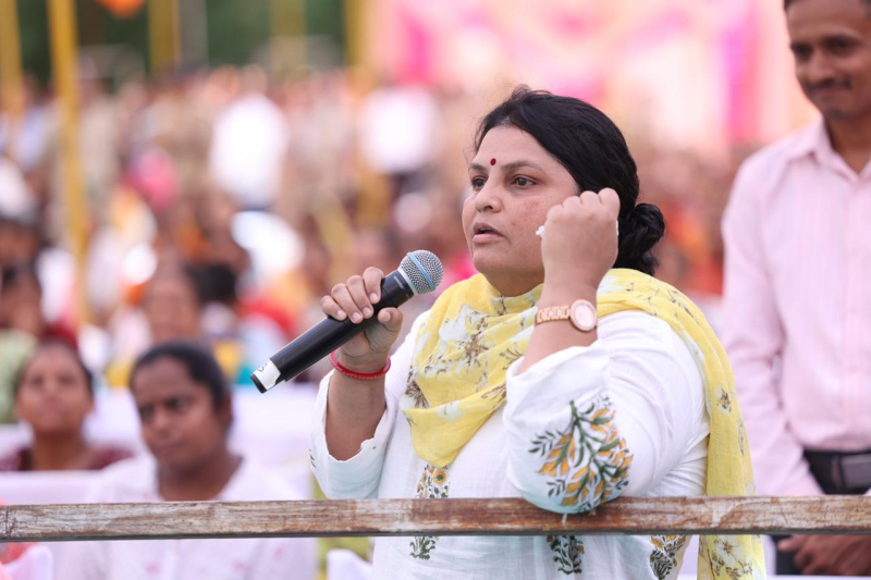 આણંદ જિલ્લાના સારસાના ગ્રામજનોએ પોતિકી સરકાર-પોતાના મુખ્યમંત્રીની લાગણી અનુભવી ગ્રામજનો દ્વારા રજૂ કરવામાં આવેલા પ્રશ્નો પ્રત્યે હકારાત્મક વલણની હૈયાધારણા આપી