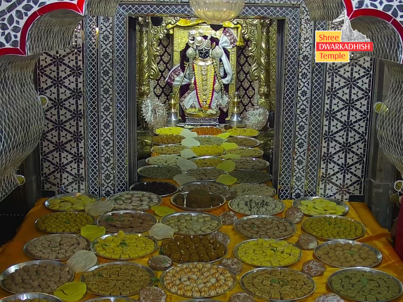 નૂતન વર્ષનાં પ્રથમ દિવસે કેમ ધરવામાં આવે છે અન્નકૂટ? શું છે તેનું મહત્વ?  દિવાળીના બીજા દિવસે અને વિક્રમ સવંતના પ્રથમ દિવસે ગોવર્ધન પૂજા કરવામાં આવે છે