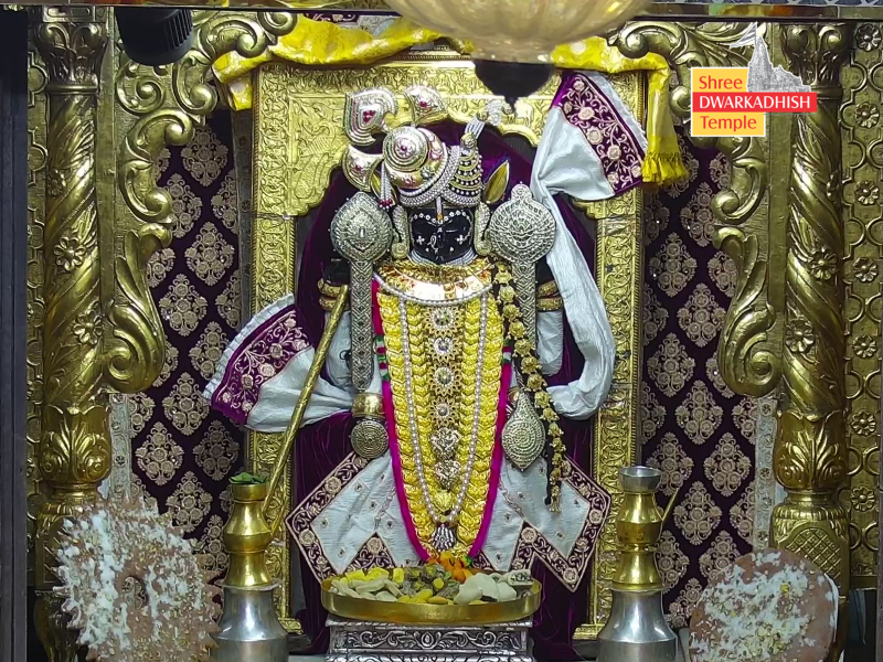 નૂતન વર્ષનાં પ્રથમ દિવસે કેમ ધરવામાં આવે છે અન્નકૂટ? શું છે તેનું મહત્વ?  દિવાળીના બીજા દિવસે અને વિક્રમ સવંતના પ્રથમ દિવસે ગોવર્ધન પૂજા કરવામાં આવે છે