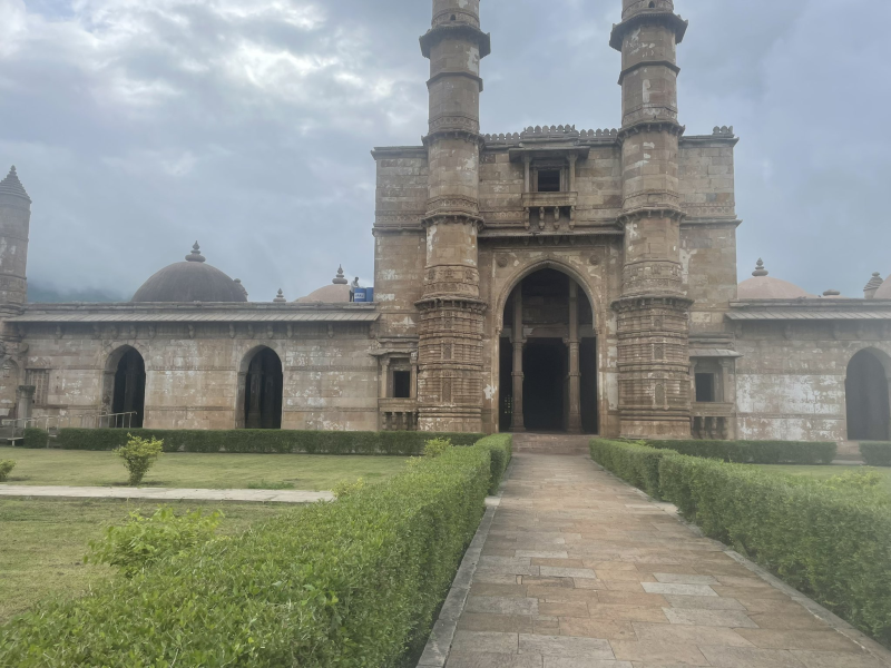 વર્લ્ડ હેરિટેજ વીક- ૨૦૨૪ ગુજરાતની ઐતિહાસિક નગરી ચાંપાનેર છેલ્લા બે વર્ષમાં ૮૦ હજારથી વધુ દેશ- વિદેશના મુલાકાતીઓએ ચાંપાનેરની મુલાકાત લીધી