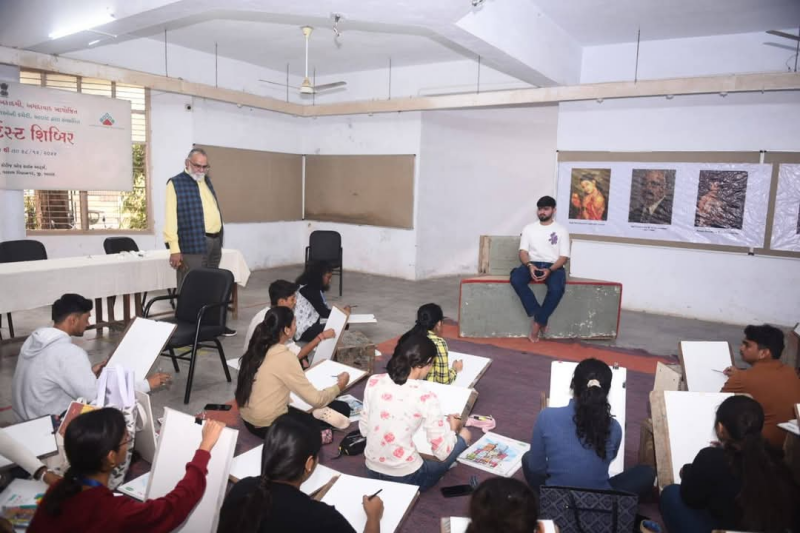 સીવીએમ કોલેજ ઓફ ફાઇન આર્ટ્સમાં યુવા કલાકાર શિબિરનો આરંભ , સાત દિવસ ચાલનારા ચિત્રકલા શિબિરમાં પિસ્તાલિસ જેટલા યુવા કલાકારોએ ભાગ લીધો